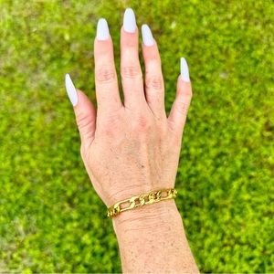 Gold Chain Link Bracelet